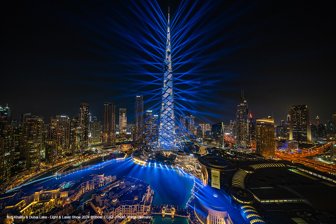  burj_khalifa_dubai_lake_ny24_light_laser_show_slider_8